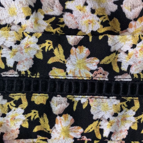 DE Collection Black Vintage Floral V-neck Lined Floral Dress - Picture 10 of 11